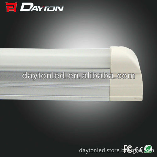 2013 new Isolated power 600mm T5 SMD3014 8W LED Tube Light